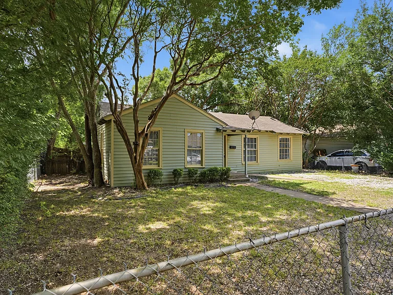 8120 Rayville Dr — Photo 3