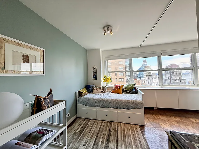 205 W End Ave #25L — Photo 5