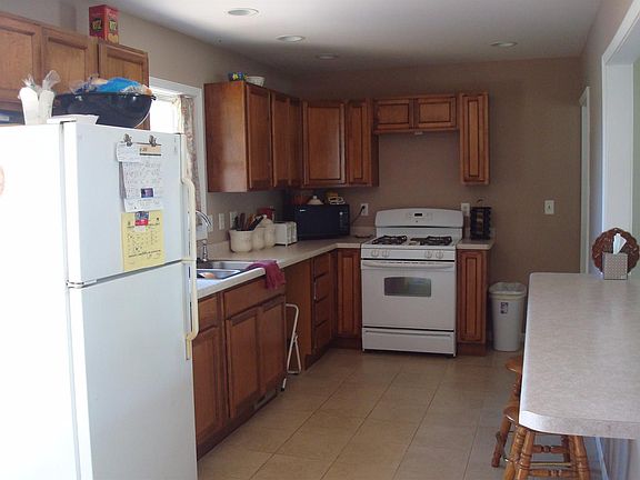 3rd image of 2307 W 82nd Pl