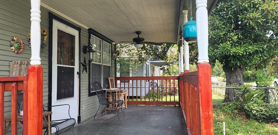 2nd image of 908 Booth St