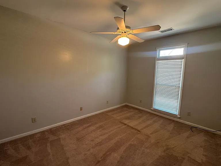 1450 Crenshaw Pl S — Photo 8