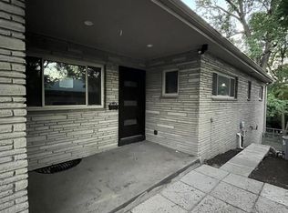 2859 Charing Rd, Columbus, OH 43221