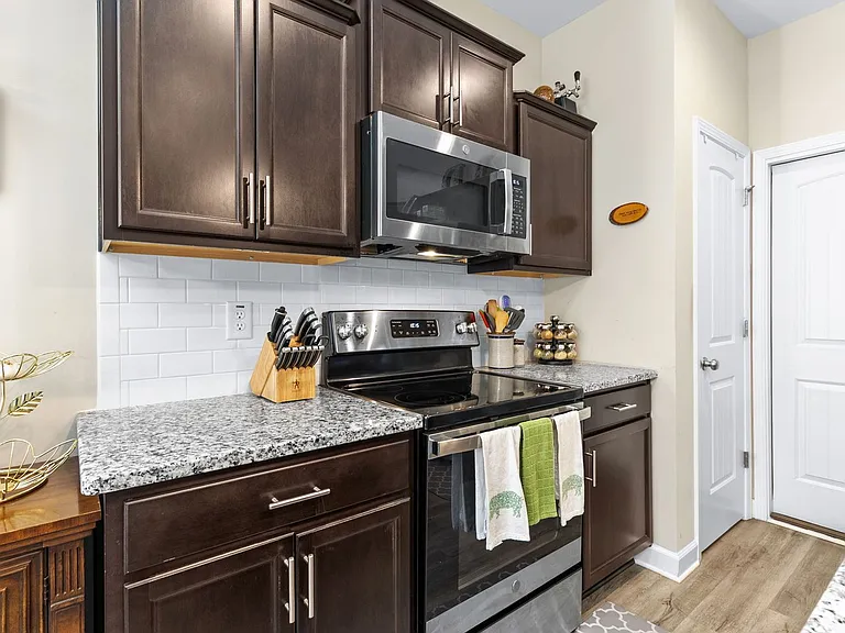 50 Basswood Ct — Photo 15