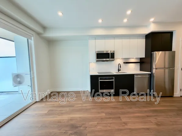 1280 Sutherland Ave #207, Kelowna, BC V1Y 5Y3