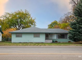 324 S Whitley Dr, Fruitland, ID 83619