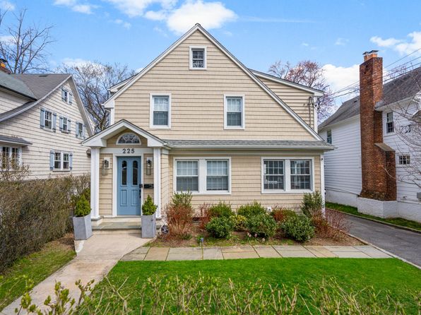 225 Larchmont Ave