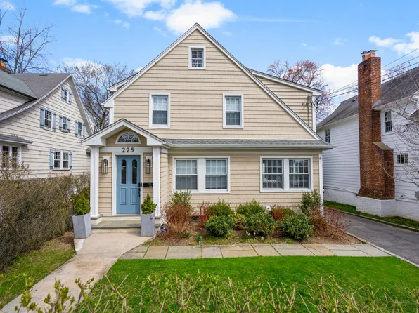 225 Larchmont Ave, Larchmont, NY 10538