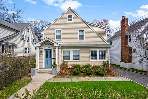 225 Larchmont Ave Photo 1
