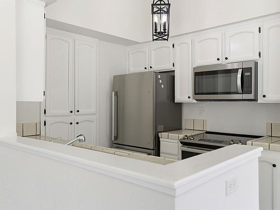 5th image of 1920 Vista Cay