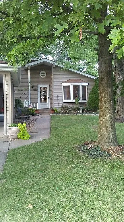 2485 Buttonwood Ct photo 1
