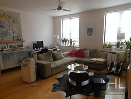 Rented by Loom Group | media 23