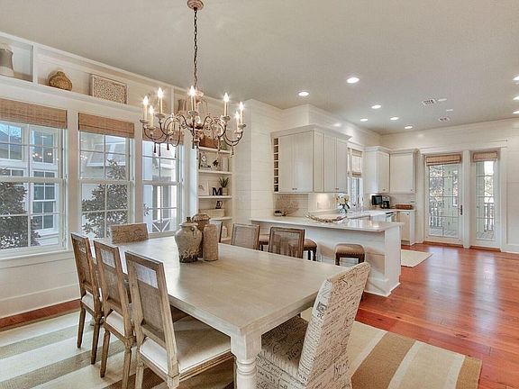 29 Silk Grass Updated Dining Kitchen