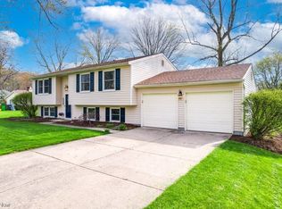 4359 Galaxy Dr, Stow, OH 44224