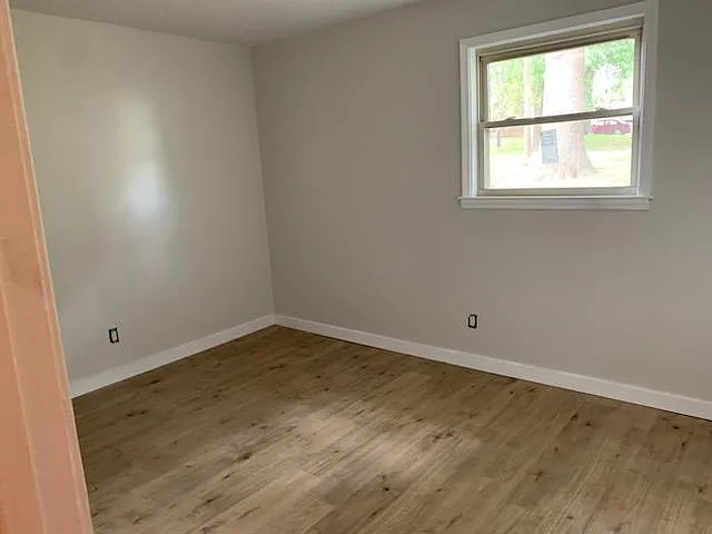 532 Bellwood Dr — Photo 2