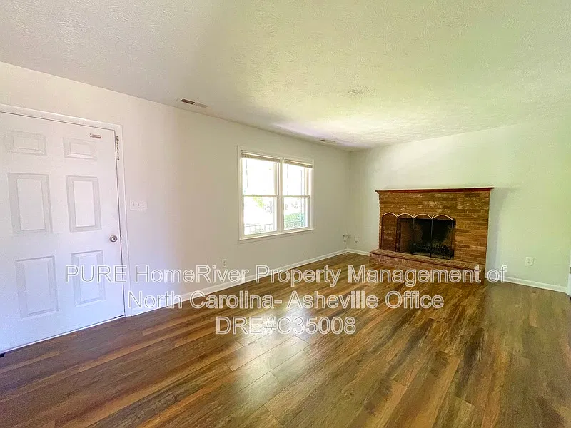 3 bed, 2.0 bath, $2,200 — Photo 4
