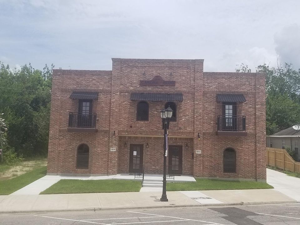 1st image of 908 Port Neches Ave #D
