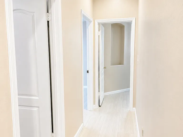 404 Windsor Park Dr — Photo 26