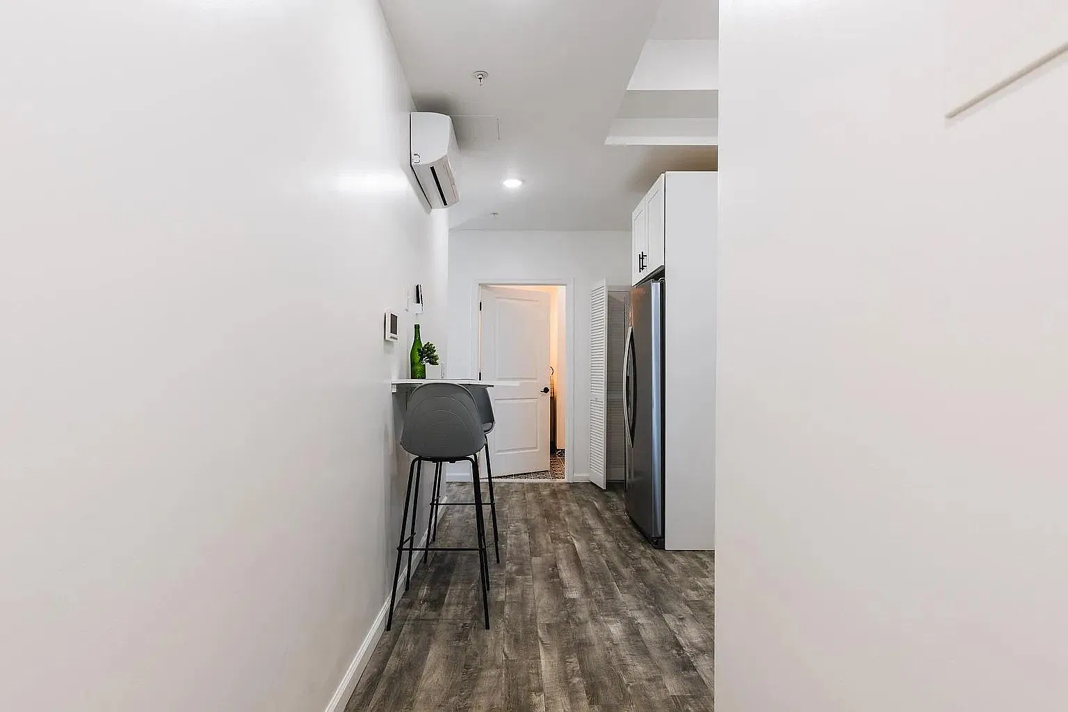 2 bed, 750 sqft, $2,250 — Photo 3
