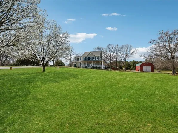 10 Mulberry Ln, White, GA 30184