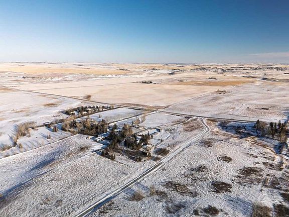 3rd image of 260235 E Range Rd #23