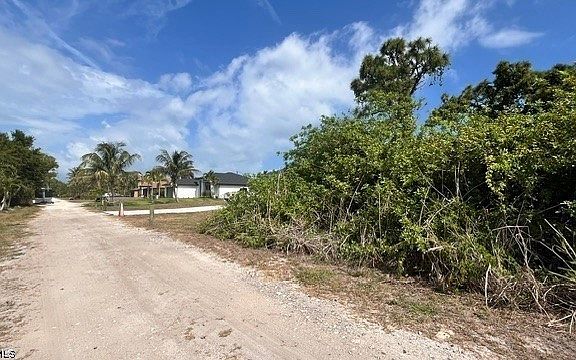 4th image of 6242 Fuller Dr