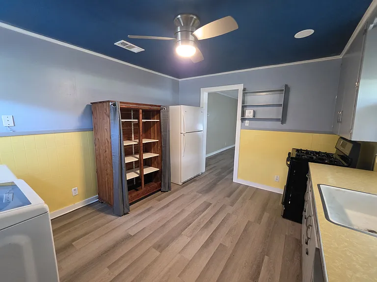 603 S Cherry St — Photo 12