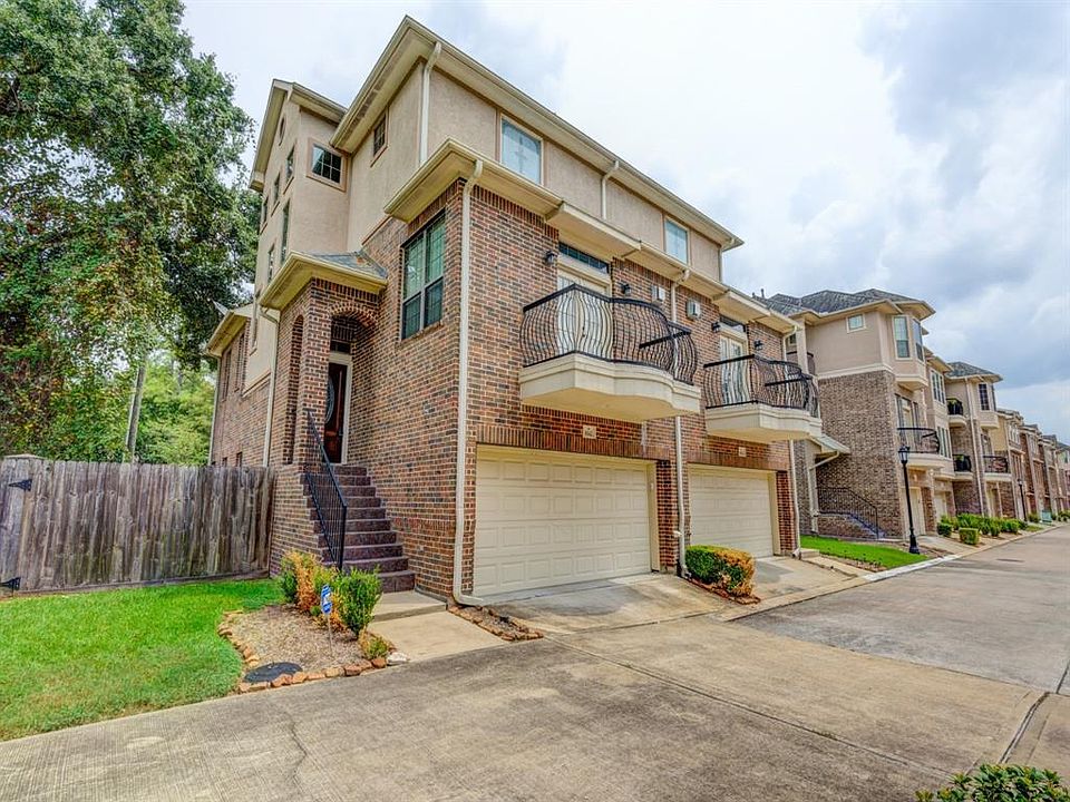 Welcome home to 8142 Stoneyway Drive, Houston, Texas 77040