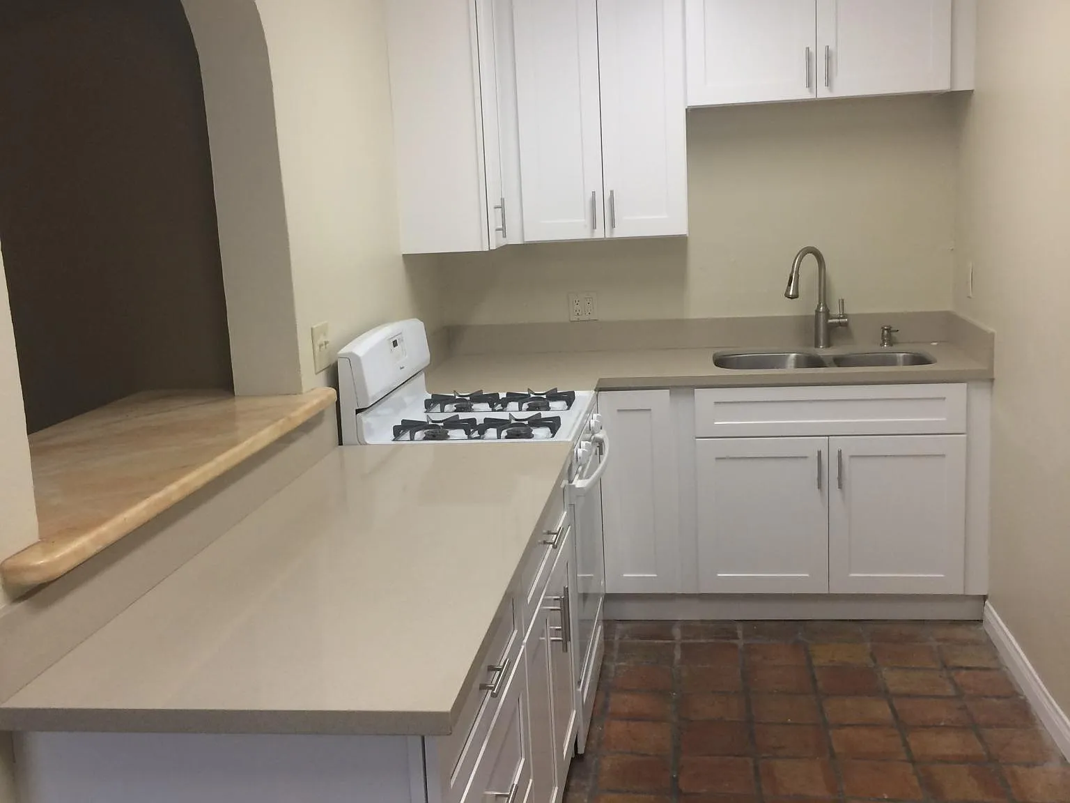 2 bed, 850 sqft, $5,050 — Photo 4
