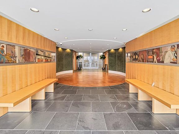 530 Chestnut Bldg Lobby & Mail area