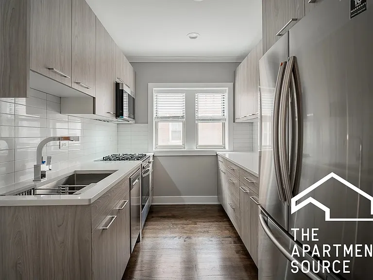5119 W Montrose Ave #B — Photo 1