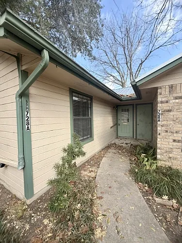 728 W San Antonio St #A Photo 1
