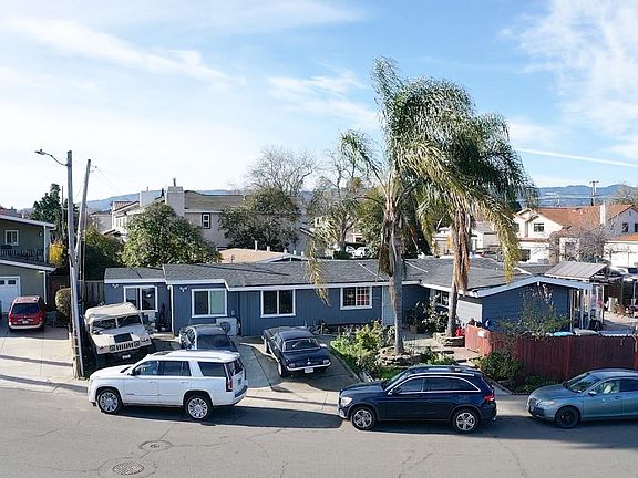 3rd image of 18940 Loree Ave