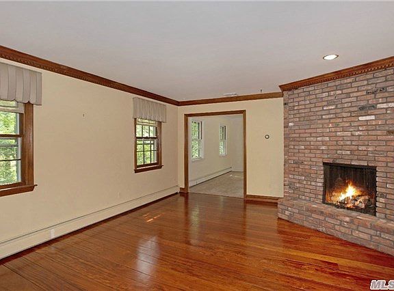 4th image of 10 Bear Ln