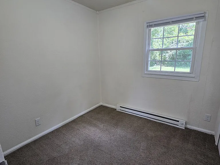 1025 Bradley Ln — Photo 13
