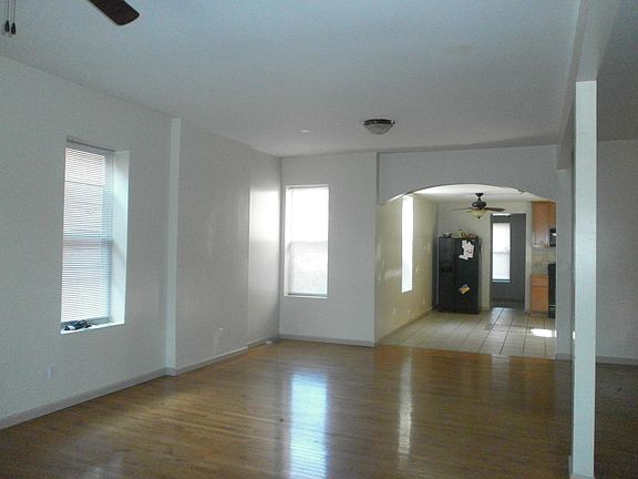 5th image of 3227 Iowa Ave
