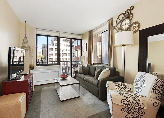 Sold by Warburg | media 23