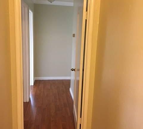 4th image of 1406 Highland Blvd
