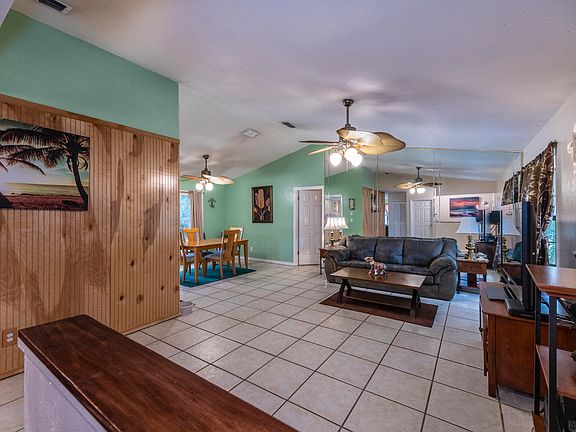 5th image of 831 W Victoria Cir