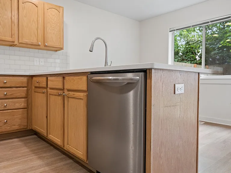 Roberts Court Townhomes — Photo 73