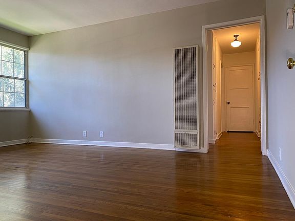 3rd image of 1860 N Kingsley Dr APT 2