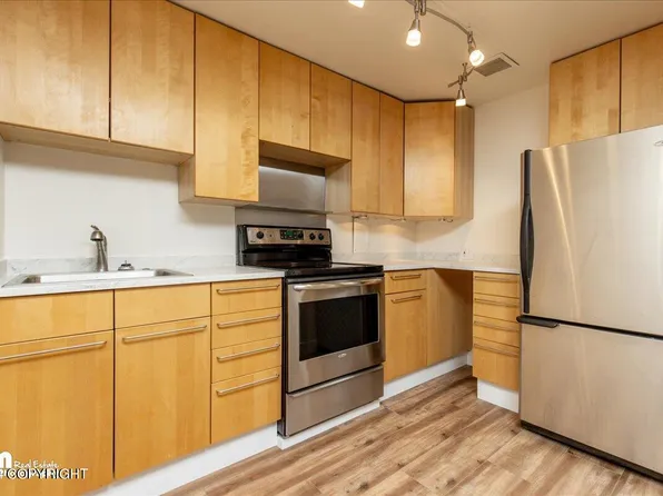 843 W 11th Ave APT 208, Anchorage, AK 99501