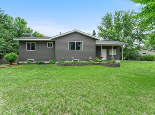 6071 Red Fox Run, North Branch, MN 55056