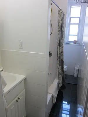 Rented by Realty 2000 Corp | media 105