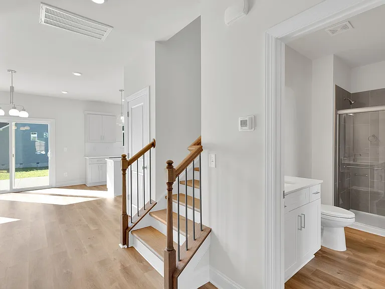 726 Lithia Inn Rd — Photo 11