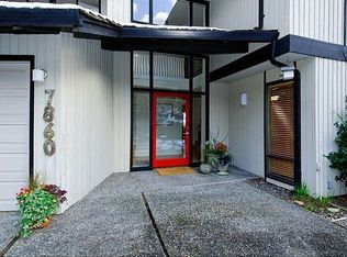 7860 Island Crest Way, Mercer Island, WA 98040