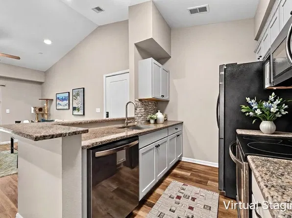 325 Majestic Dr, Branson, MO
