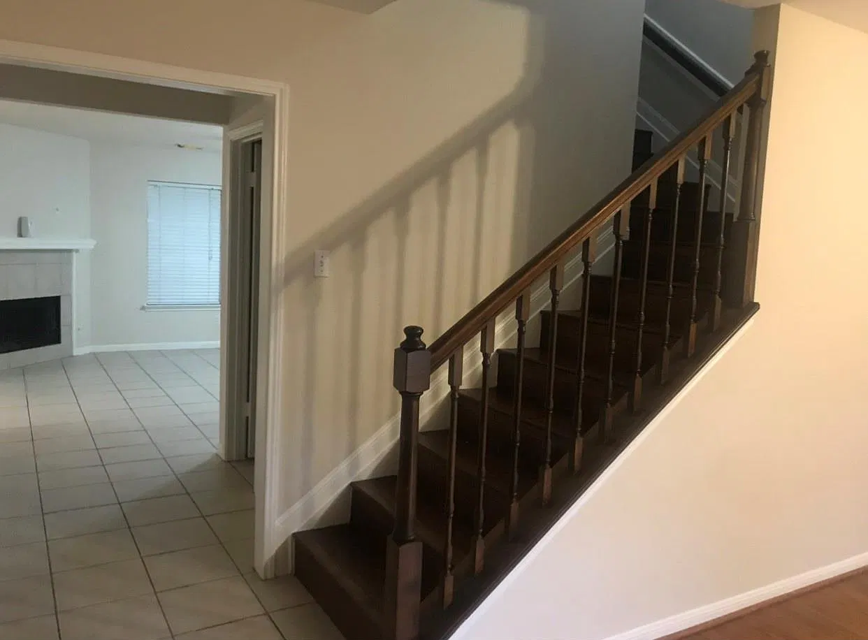 4 bed, 2.5 bath, 2374 sqft, $2,495 — Photo 2