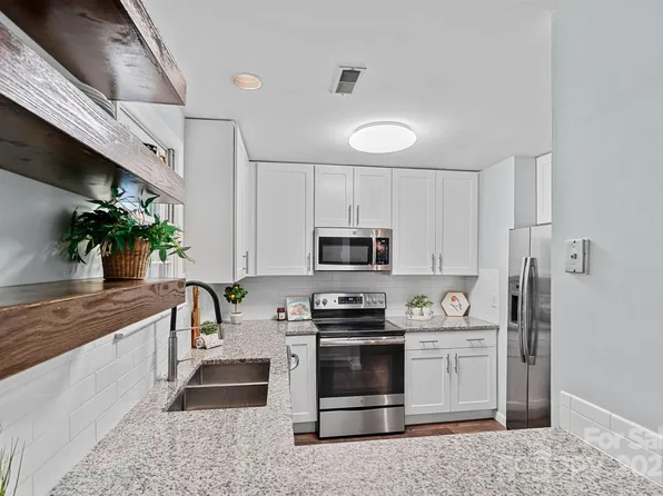 3308 Selwyn Farms Ln APT 5, Charlotte, NC 28209