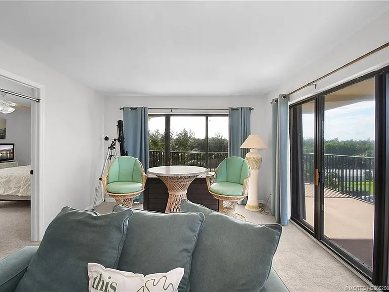 10044 S Ocean Dr #401 — Photo 18