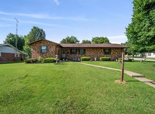 1035 W Sainte Maries St, Perryville, MO 63775